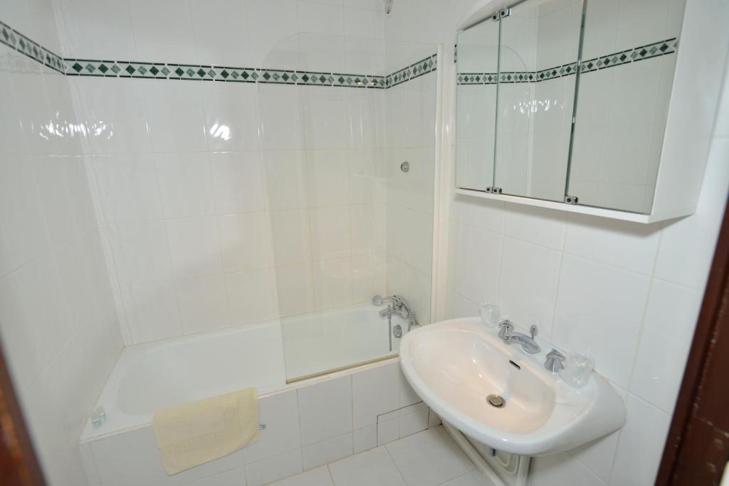 Hotel Le Cairn Les Deux Alpes Room photo
